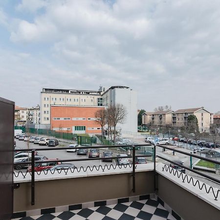 Апартаменти Pavia Tower - By Host4U Екстер'єр фото
